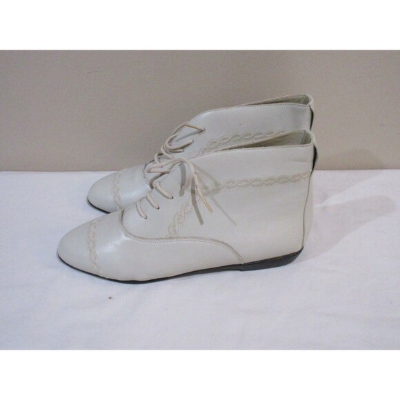 Newport News Leather Ankle Boots (Molly Ringwald Style) womens 7.5 - Picture 2 of 5